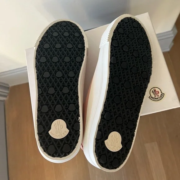 MONCLER Glisserie Logo Canvas Low-Top Sneakers - Picture 10 of 12